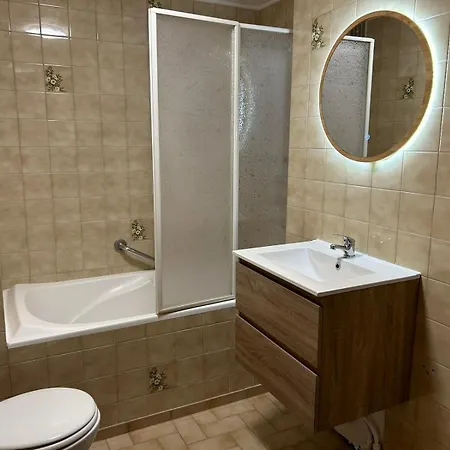 Apartment Reve Divin T4 Avec Parking-barbecue-laverie-bagagerie-salle De Sport-aire De Jeux-climatise Lourdes